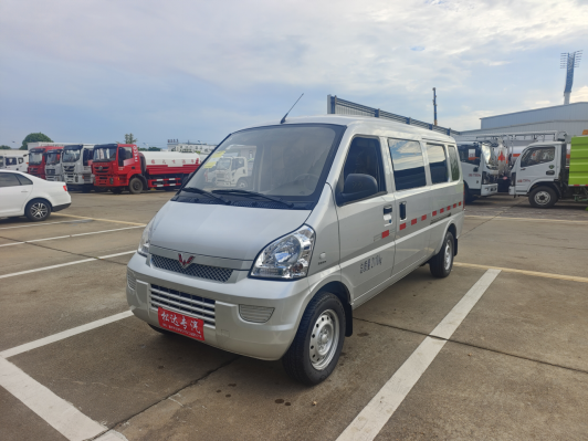 松達(dá)五菱榮光殯儀車(chē)