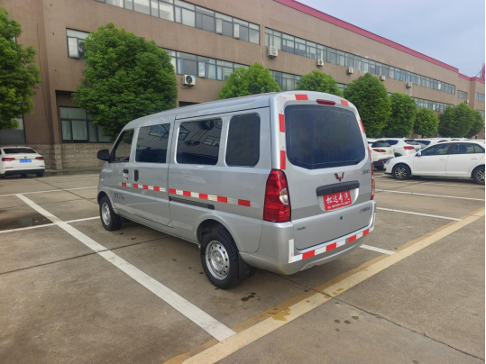 松達(dá)五菱榮光殯儀車(chē)