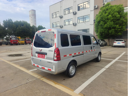 松達(dá)五菱榮光殯儀車(chē)